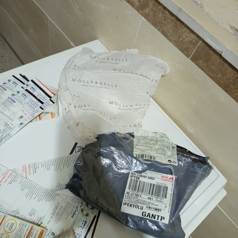 Kargo Paketi Bina Girişinde Boşaltıldı, 3000 TL Ürünüm Kayıp