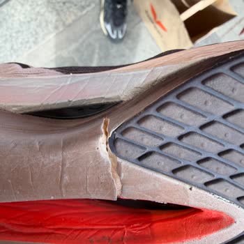 Ayakkabının İlk Kullanımında Taban Parçalanması Ve Firma Sorumluluk Almıyor