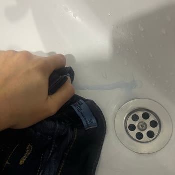 Solmaz Pantolon Renk Aksıyor Ve Çözüm Sunulmuyor