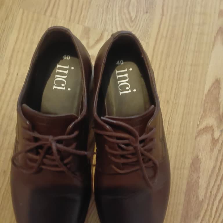 İnci Ayakkabısının Eğik Topuk Tasarımı Sağlık Tehlikesi Yaratıyor