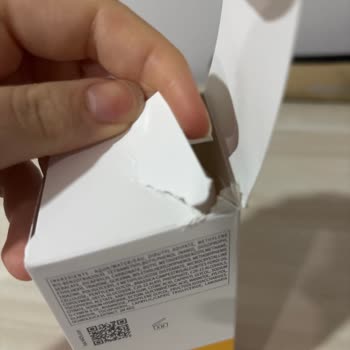 Kırık Ambalajlı Güneş Kremi Ve Yenisiyle Değişim İsteği