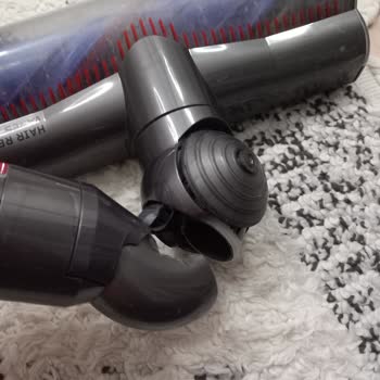 Dyson V10’da Kırılan Boru Ve Süpürge Başlığı İçin Orijinal Parça Değişimi Talebi