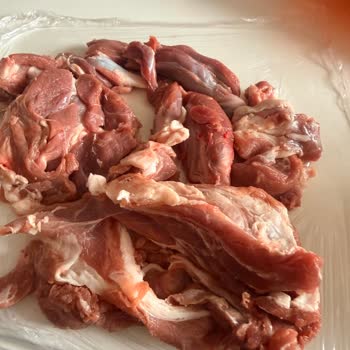 Köfteci Yusuf’tan Gelen Kuzu But Paketi Parçalı Ve Müşteri Hizmetlerine Ulaşılamıyor