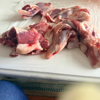 Köfteci Yusuf’tan Gelen Kuzu But Paketi Parçalı Ve Müşteri Hizmetlerine Ulaşılamıyor