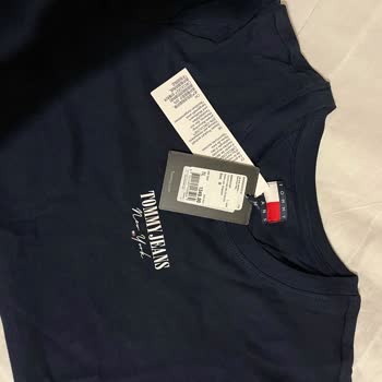 Tommy Hilfiger T-Shirt'te Yanıltıcı Görsel Ve Kullanılmış İddiası İle Reddedilen İade