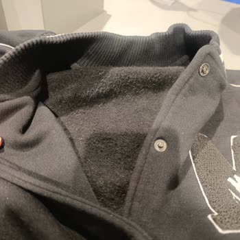 Mavi Cekette Düğme Kopması, Renk Solması Ve İç Tüylenme Problemleri