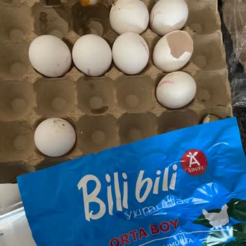 BİM Arnavutköy Şubesinde Kırık Ve Çatlak Yumurtalar Satışı Ve Denetimsizlik