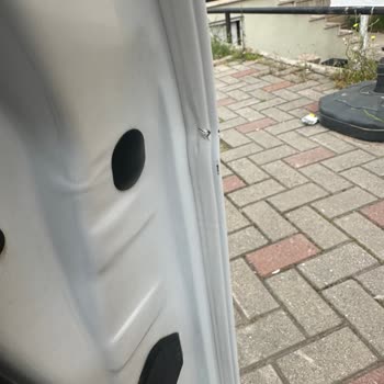 Yanıltıcı Rapor Ve Kaportaya Boya Kazıması