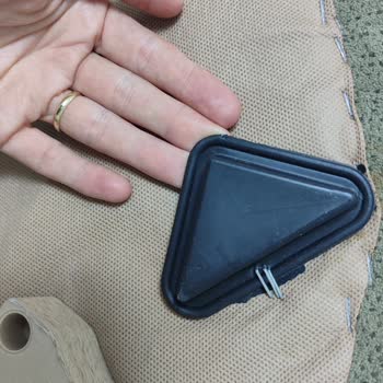 İstikbal Borneo Koltuğunun Estetik Bozulması Ve Kalitesiz Onarım, Değişim Talebi