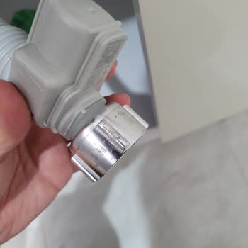 Kurulumda Musluk Ve Hortum Zarar Görmüş, Yetkili Servis Sorumluluğu Reddetti