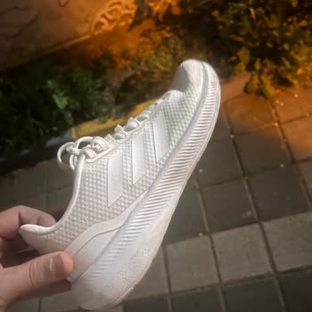 İki Ayda Sararan Ayakkabı İçin Değişim Ve İade Talebi