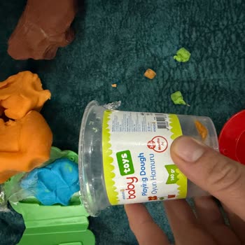 Ebebek Oyun Hamurunda Cam Parçaları: Ciddi Çocuk Güvenliği İhlali