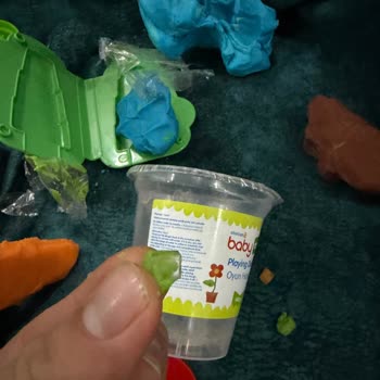 Ebebek Oyun Hamurunda Cam Parçaları: Ciddi Çocuk Güvenliği İhlali