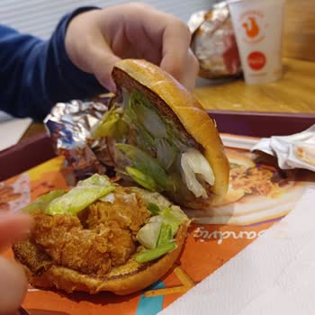 Popeyes Pendik Şubesinde Reklamla Uyuşmayan Menü Ve Standart Eksikliği