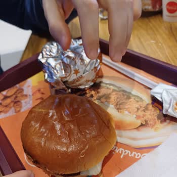 Popeyes Pendik Şubesinde Reklamla Uyuşmayan Menü Ve Standart Eksikliği