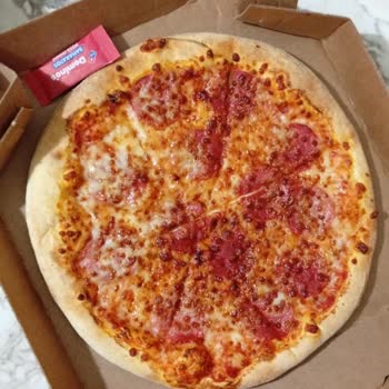 Bol Sucuklu Pizza Beklentisi Karşılanmadı, Az Sucuklu Gelen Domino's Pizza