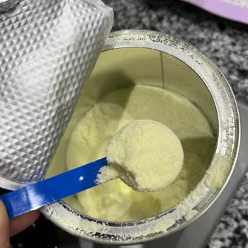 Hipp Organik Combiotic 1 Mamada Renk Farkı Ve Bebekte Şiddetli Kusma