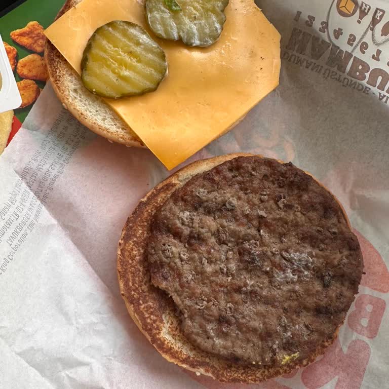 Burger King Şubesinde Yanlış Sipariş Ve Buz Gibi Soğuk Burger Şikayeti