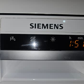 Siemens Bulaşık Makinesinde Ön Kapak Çatlaması Garanti Değişim İsteği