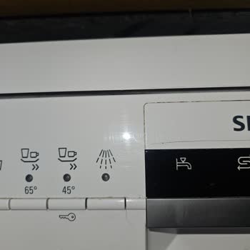 Siemens Bulaşık Makinesinde Ön Kapak Çatlaması Garanti Değişim İsteği