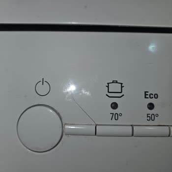 Siemens Bulaşık Makinesinde Ön Kapak Çatlaması Garanti Değişim İsteği