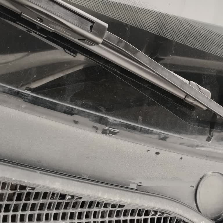 Renault Clio 4 Joy Ön Cam Fitilinin Erken Aşınması Kalite Ve Güvenlik Sorunu