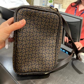 Polo Çantasının Fermuarı Bozuldu, Kargo Ve Paketleme Özensizliği Mağduriyet Yaratıyor