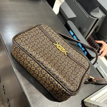 Polo Çantasının Fermuarı Bozuldu, Kargo Ve Paketleme Özensizliği Mağduriyet Yaratıyor