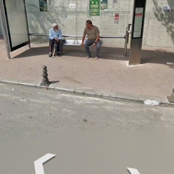 Fatih Çarşamba Ve Draman'daki 90 Numaralı Otobüs Duraklarında İstanbulkart Dolum Cihazı Yokluğu