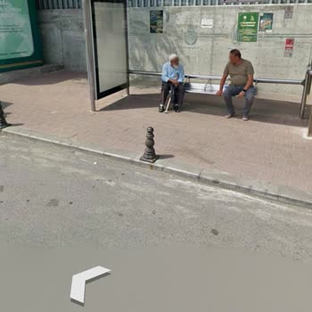 Fatih Çarşamba Ve Draman'daki 90 Numaralı Otobüs Duraklarında İstanbulkart Dolum Cihazı Yokluğu