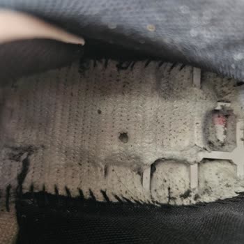 Ayakkabının İç Tabanı Bir Ayda Eridi, Ücret İadesi Ve Değişim Talebimiz Reddedildi