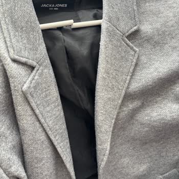 Jack & Jones Kabanlarında Erken Pilling, Amazon’un İade Süresi Gerekçesiyle İnceleme Reddine Şikayet