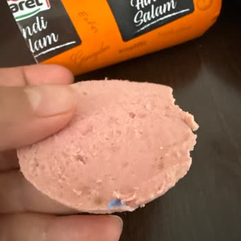 A101'den Maret Hindi Salamının İçinden Mavi Poşet Çıktı