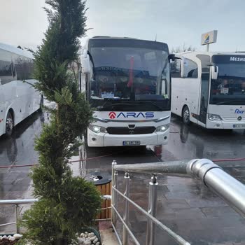 Planlanan Saatten 1 Saat 10 Dakika Geciken Ve 2+1 Söz Verilen Otobüs 2+2 Olarak Sunulan Yolculuk