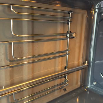 Kısa Sürede Paslanan Fırın İç Yüzeyi Değişim İsteği