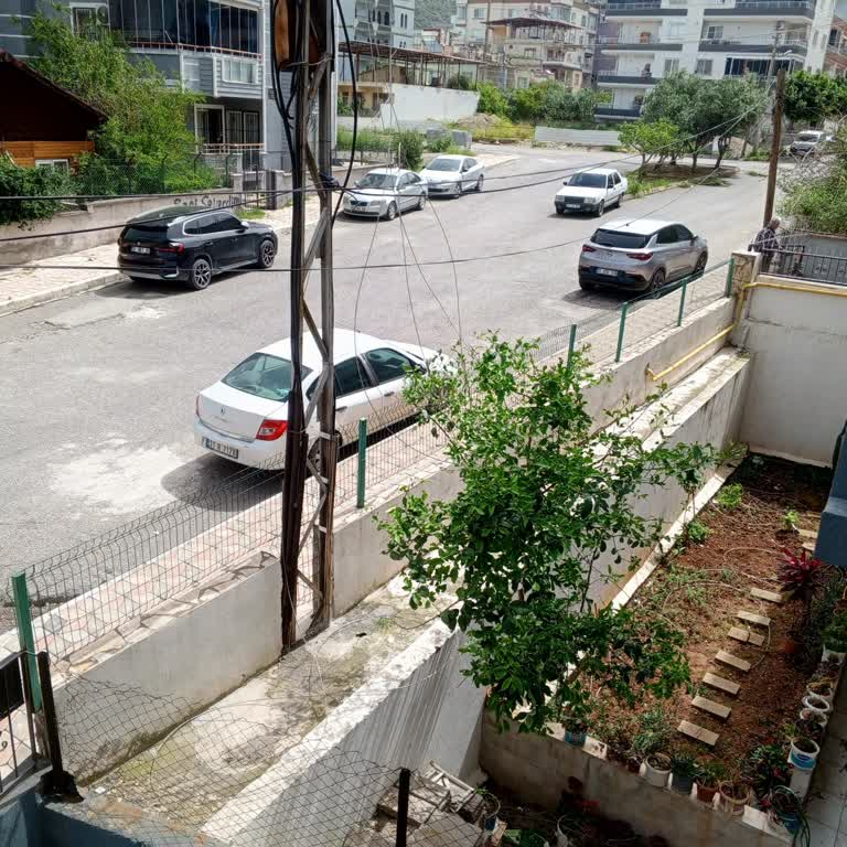 İskenderun’da Kopan Teller Ve 12 Saati Aşan Elektrik Kesintisi