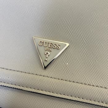 Guess Kadın Çapraz Çantadaki Soyulma Sorunu Ve Değişim Talebi