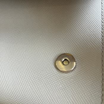 Guess Kadın Çapraz Çantadaki Soyulma Sorunu Ve Değişim Talebi