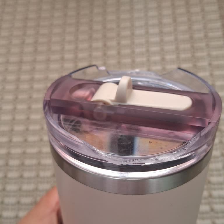 Stanley Quencher Termos Kapağının Kırılması İçin Yetkili Satıcı Desteği Talebi