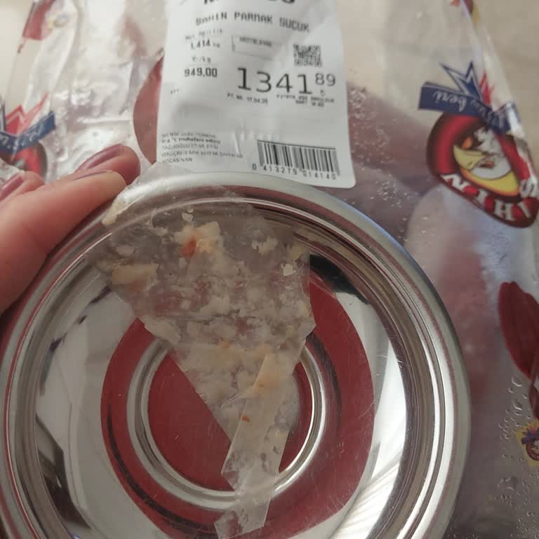 Migros Sucukta Plastik Parça Bulunması Çocuğumu Tehlikeye Attı