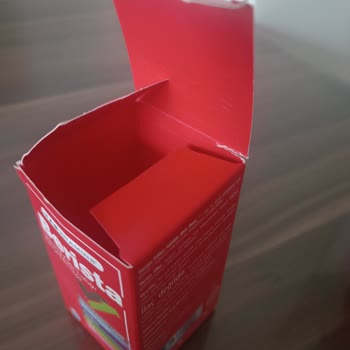 Amazon’dan Gelen Açık, Yırtık Ve Tozlu Vitamin Takviyesi İçin Orijinallik Ve İade Talebi