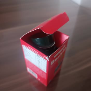 Amazon’dan Gelen Açık, Yırtık Ve Tozlu Vitamin Takviyesi İçin Orijinallik Ve İade Talebi