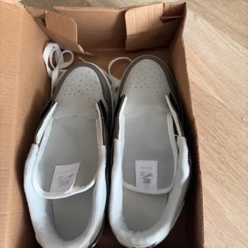 Ek Ücret Talep Edilen Ayakkabı Değişimi Ve Geciken Teslimat Şikayeti