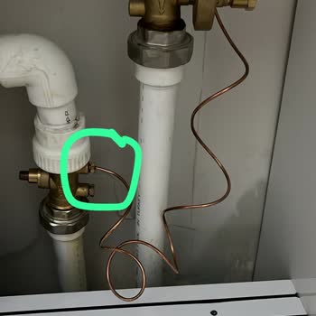 Emlak Konut TOKİ Projesinde Isıtma Suyu Giderinde Tel Kullanımı Ve Su Sızıntısı