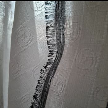 A Kalite Olmayan Vakko Logolu Şal Ve Satıcının İade Reddi