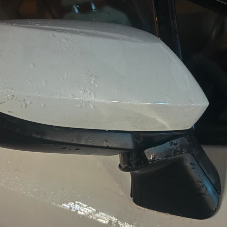 A101 Mağaza Önünde Bırakılan Sepet Aracımı Çarparak Yan Aynamı Kırdı