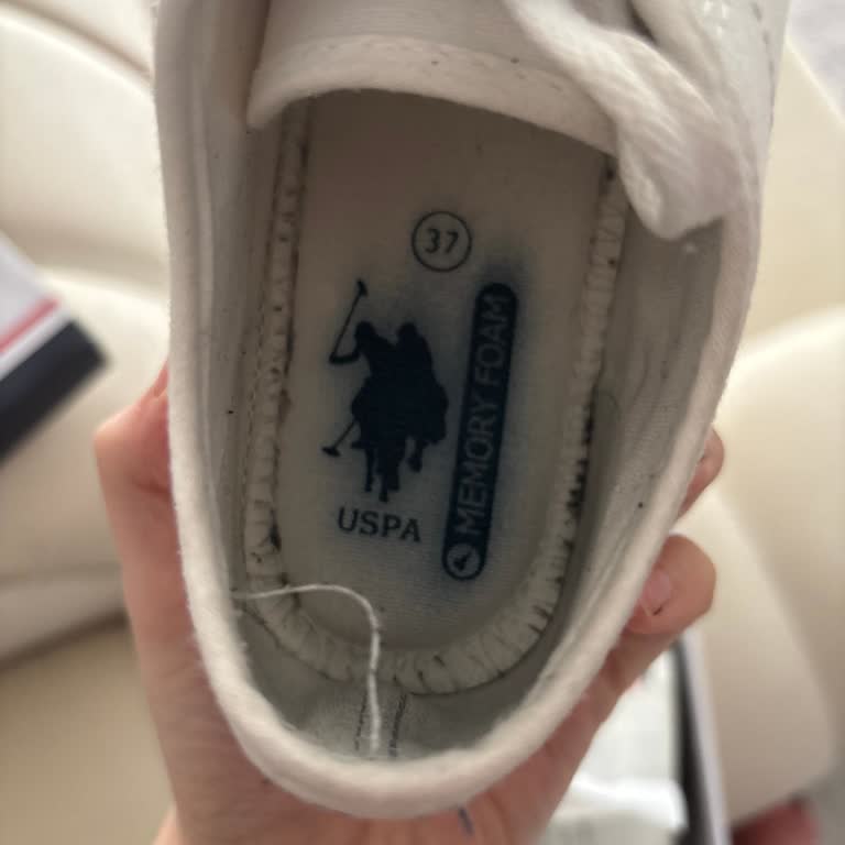 Ayakkabının Çoraba Renk Bulaştırması Ve Ücretsiz Değişim Talebi