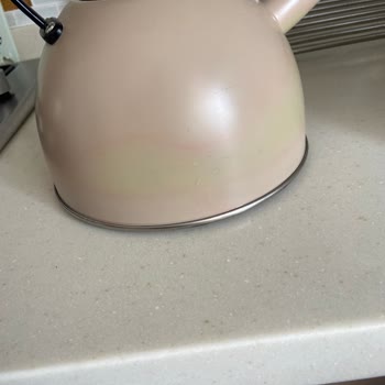 Renk Değişimi Nedeniyle Ayıplı Demlik Değişim Talebi