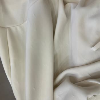 Oysho Giyim Kullanılmış ve Kusurlu Ceket Gönderimi: Kalite Kontrol Eksikliği ve Hızlı İade Talebi