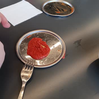 Köfteci Yusuf'ta Hijyen Eksikliği, Personel Yetersizliği Ve 45 Dakikalık Bekleme